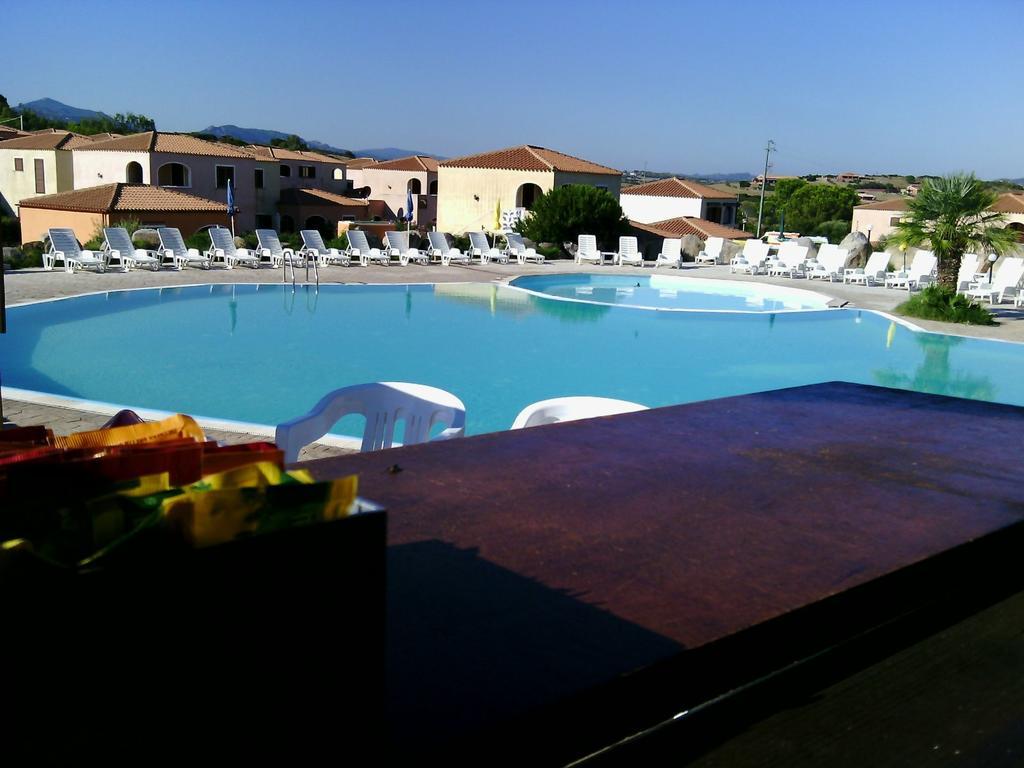 Sardinia Beach Apartments Aglientu Luaran gambar